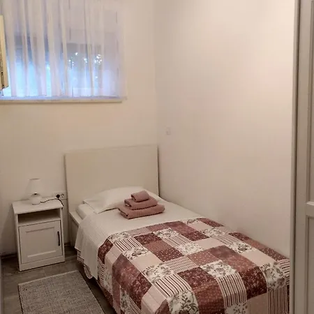 Deluxe Joia With Balcony On The Bacvice, Free Parking, Old Town, Near Ferry Port Appartement *