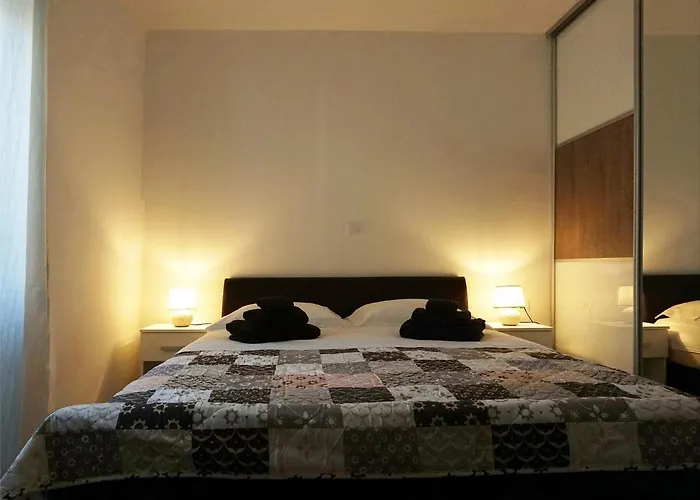 Joia Near Bacvice With Balcony & Parking Apartamento Split